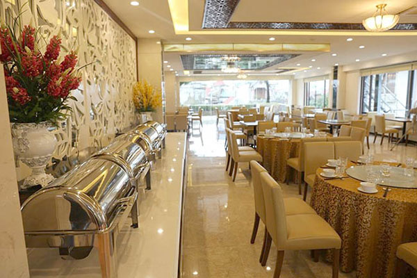 lắp cửa kính cường lực nhà hàng tại hải phòng