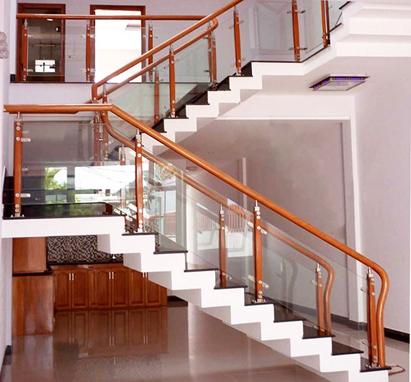 Lắp cầu thang kính ở Hải Phòng