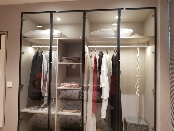 Lý do tủ kính quần áo được lựa chọn phổ biến