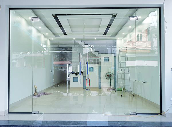 Lắp đặt cửa kính cường lực tại quận Lê Chân
