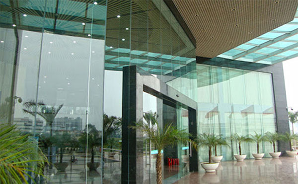 Lắp đặt cửa kính cường lực ở Đông Hưng Thái Bình