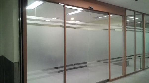 Cửa kính cường lực tại Uông Bí Quảng Ninh