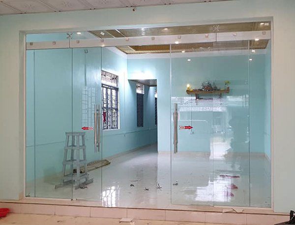 lắp đặt cửa kính cường lực tại Thái Thụy