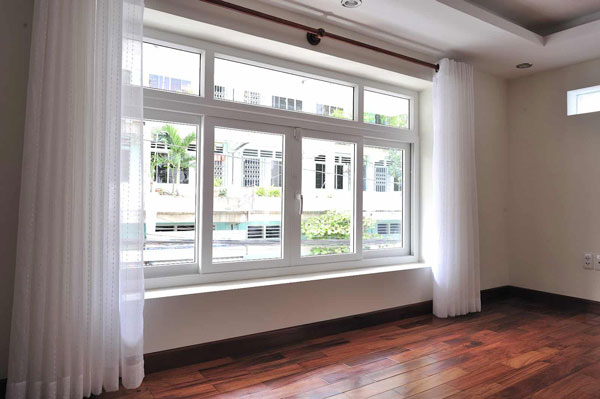 Lắp đăt cửa kính cường lực tại Hoành Bồ Quảng Ninh