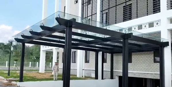 Tìm hiểu độ bền chắc của mái kính cường lực