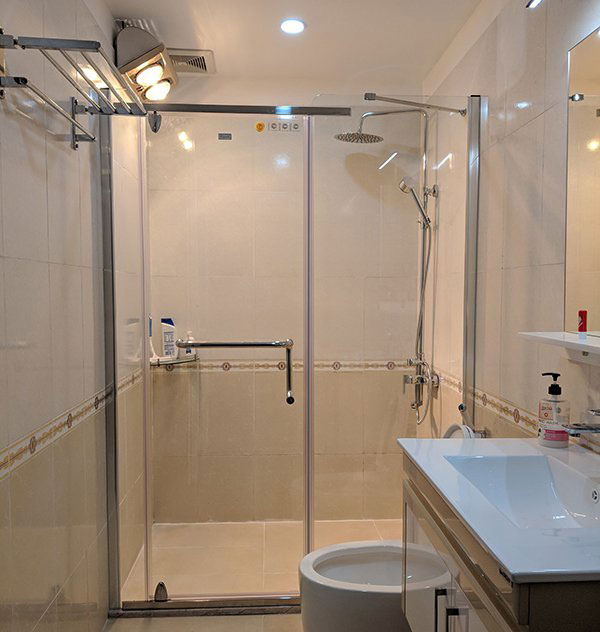 Cabin tắm kính tiêu chuẩn là bao nhiêu